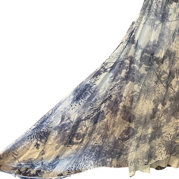 Viola Borghi Made in Italy - Size Medium Blue White Abstract Design- Silk Dress - Picture 9 of 15